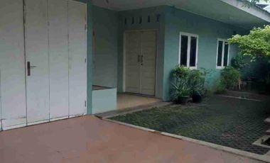 Dijual rumah besar di pinggir jalan raya cocok untuk kostan,dekat area perkantoran Sudirman