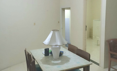 Dijual rumah besar di pinggir jalan raya cocok untuk kostan,dekat area perkantoran Sudirman