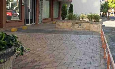 RENTA $ 1500 NEGOCIABLE INCLUYE ALICUOTA , AMPLIO LOCAL COMERCIAL, EXCELENTE UBICACIÓN APROXIMADOS 100 MTRS.