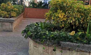 RENTA $ 1500 NEGOCIABLE INCLUYE ALICUOTA , AMPLIO LOCAL COMERCIAL, EXCELENTE UBICACIÓN APROXIMADOS 100 MTRS.