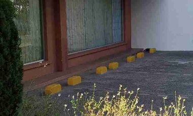 RENTA $ 1500 NEGOCIABLE INCLUYE ALICUOTA , AMPLIO LOCAL COMERCIAL, EXCELENTE UBICACIÓN APROXIMADOS 100 MTRS.