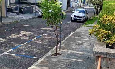 RENTA $ 1500 NEGOCIABLE INCLUYE ALICUOTA , AMPLIO LOCAL COMERCIAL, EXCELENTE UBICACIÓN APROXIMADOS 100 MTRS.