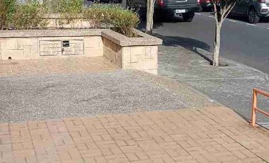 RENTA $ 1500 NEGOCIABLE INCLUYE ALICUOTA , AMPLIO LOCAL COMERCIAL, EXCELENTE UBICACIÓN APROXIMADOS 100 MTRS.