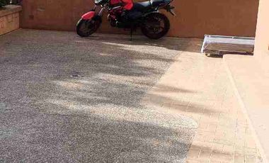 RENTA $ 1500 NEGOCIABLE INCLUYE ALICUOTA , AMPLIO LOCAL COMERCIAL, EXCELENTE UBICACIÓN APROXIMADOS 100 MTRS.