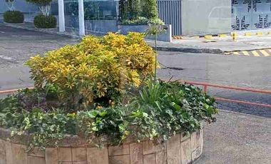 RENTA $ 1500 NEGOCIABLE INCLUYE ALICUOTA , AMPLIO LOCAL COMERCIAL, EXCELENTE UBICACIÓN APROXIMADOS 100 MTRS.