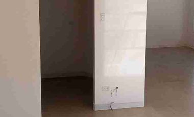 RENTA $ 1500 NEGOCIABLE INCLUYE ALICUOTA , AMPLIO LOCAL COMERCIAL, EXCELENTE UBICACIÓN APROXIMADOS 100 MTRS.