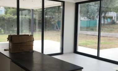CASA A ESTRENAR EN EXCLUSIVO BARRIO PRIVADO LOS QUEBRACHOS.