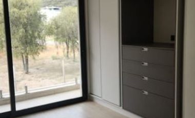 CASA A ESTRENAR EN EXCLUSIVO BARRIO PRIVADO LOS QUEBRACHOS.