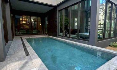 Super luxury 6 bedroom house with a private pool for sale in Pattanakarn
