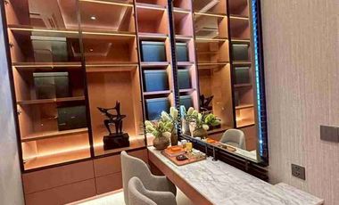 Super luxury 6 bedroom house with a private pool for sale in Pattanakarn