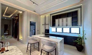 Super luxury 6 bedroom house with a private pool for sale in Pattanakarn