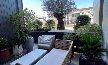 Super luxury 6 bedroom house with a private pool for sale in Pattanakarn