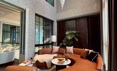 Super luxury 6 bedroom house with a private pool for sale in Pattanakarn