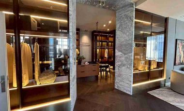 Super luxury 6 bedroom house with a private pool for sale in Pattanakarn