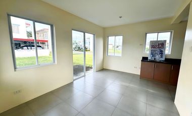 Corner 𝗛𝗢𝗨𝗦𝗘 & 𝗟𝗢𝗧 𝗙𝗢𝗥 𝗦𝗔𝗟𝗘 in 𝗪𝗲𝘀𝘁 𝗪𝗶𝗻𝗴 𝗥𝗲𝘀𝗶𝗱𝗲𝗻𝗰𝗲𝘀 | 𝗘𝗧𝗢𝗡 𝗖𝗶𝘁𝘆, 𝗦𝘁𝗮. 𝗥𝗼𝘀𝗮, 𝗟𝗮𝗴𝘂𝗻𝗮