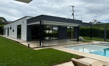 VENTA DE CASA CAMPESTRE EN COMBIA EN PARCELACION.