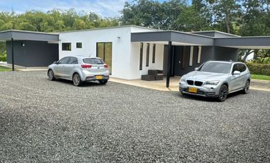 VENTA DE CASA CAMPESTRE EN COMBIA EN PARCELACION.