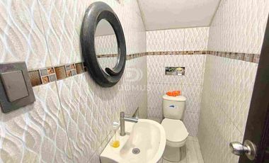 VENTA - CASA REMODELADA