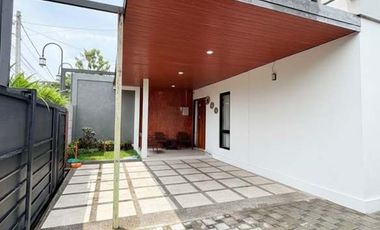 Properti Premium! Rumah Induk + 3 Villa Private Pool belakang Hyatt Palagan