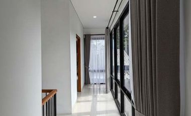 Properti Premium! Rumah Induk + 3 Villa Private Pool belakang Hyatt Palagan