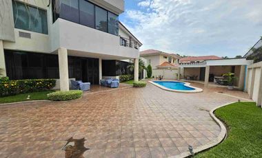 Casa de Venta Urb San Isidro
Km 3 vía Samborondón