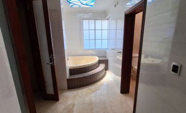 Venta espectacular casa en ciudad Jardin cali