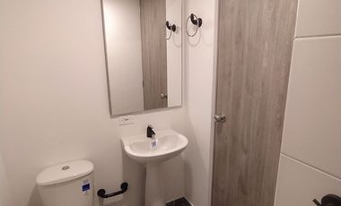 ARRIENDO APARTAMENTE EXCELENTE UBICACIÓN, CERCA DE TODO, CON SENDERO PEATONAL