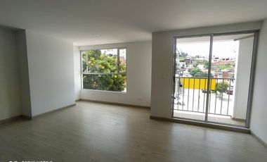 ARRIENDO APARTAMENTE EXCELENTE UBICACIÓN, CERCA DE TODO, CON SENDERO PEATONAL