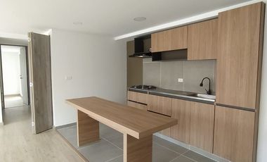 ARRIENDO APARTAMENTE EXCELENTE UBICACIÓN, CERCA DE TODO, CON SENDERO PEATONAL