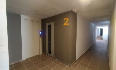 ARRIENDO APARTAMENTE EXCELENTE UBICACIÓN, CERCA DE TODO, CON SENDERO PEATONAL