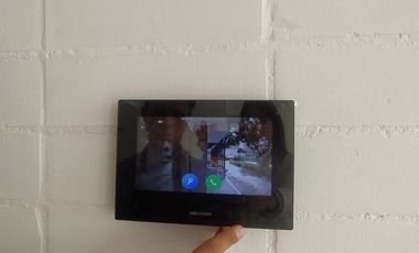 ARRIENDO APARTAMENTE EXCELENTE UBICACIÓN, CERCA DE TODO, CON SENDERO PEATONAL