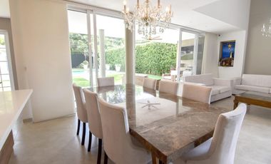 Venta espectacular casa espejo en pance