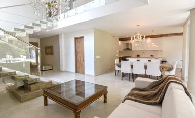 Venta espectacular casa espejo en pance