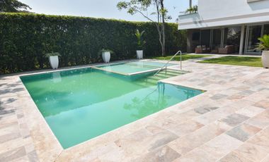 Venta espectacular casa espejo en pance