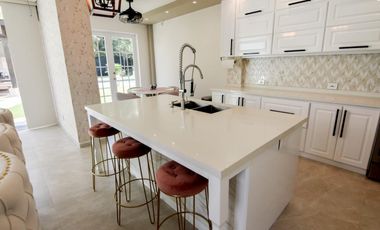 Venta espectacular casa espejo en pance