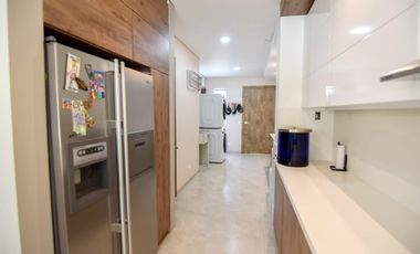 Venta espectacular casa espejo en pance