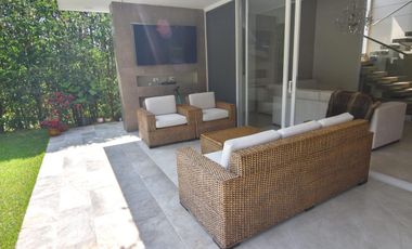 Venta espectacular casa espejo en pance