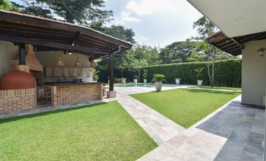 Venta espectacular casa espejo en pance