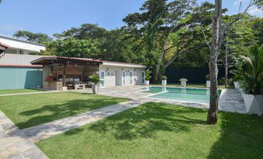 Venta espectacular casa espejo en pance