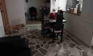 VENDO APARTAMENTO RICAURTE AREA  84 METROS PRIMER PISO Y LOCAL