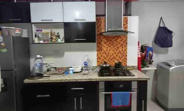 VENDO APARTAMENTO RICAURTE AREA  84 METROS PRIMER PISO Y LOCAL