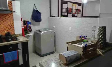 VENDO APARTAMENTO RICAURTE AREA  84 METROS PRIMER PISO Y LOCAL