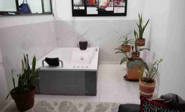 VENDO APARTAMENTO RICAURTE AREA  84 METROS PRIMER PISO Y LOCAL