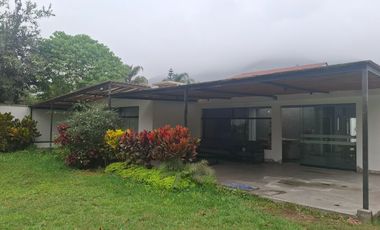 Casa Moderna con Piscina y Gran Terreno en Venta – Cieneguilla. Ubicación Inmejorable!!!