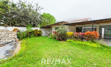 Casa Moderna con Piscina y Gran Terreno en Venta – Cieneguilla. Ubicación Inmejorable!!!