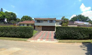 Venta casa en ciudad Jardin cali