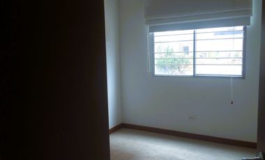 APARTAMENTO DE DOS ALCOBAS Y TERRAZA EN CONJUNTO CERRADO CERCA DE TITAN