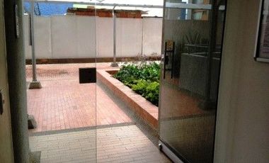 APARTAMENTO DE DOS ALCOBAS Y TERRAZA EN CONJUNTO CERRADO CERCA DE TITAN