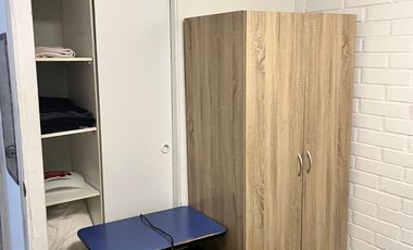 Descripción. Depto. 3 dormitorios,  1 baño, cocina cerrada, estacionamiento descubierto, 47m2. tercer piso, balcón.