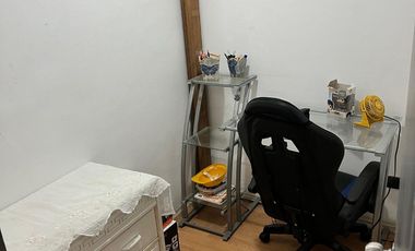 Descripción. Depto. 3 dormitorios,  1 baño, cocina cerrada, estacionamiento descubierto, 47m2. tercer piso, balcón.